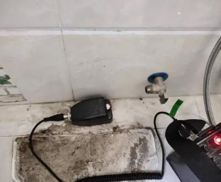 淮南市屋顶漏水维修公司分享下卫生间漏水的危害及解决方法